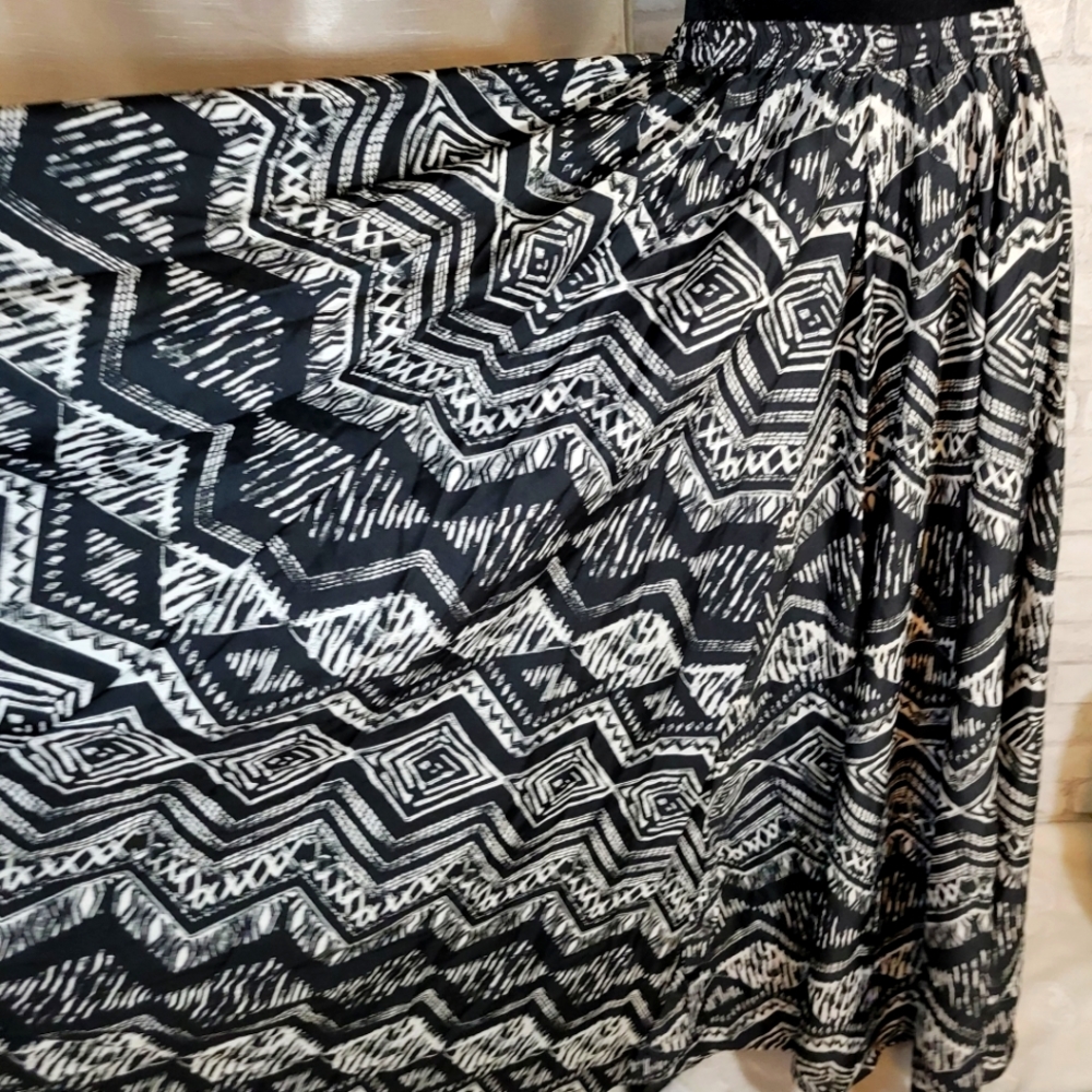 Maxi Skirt Size M - Picture 4 of 7